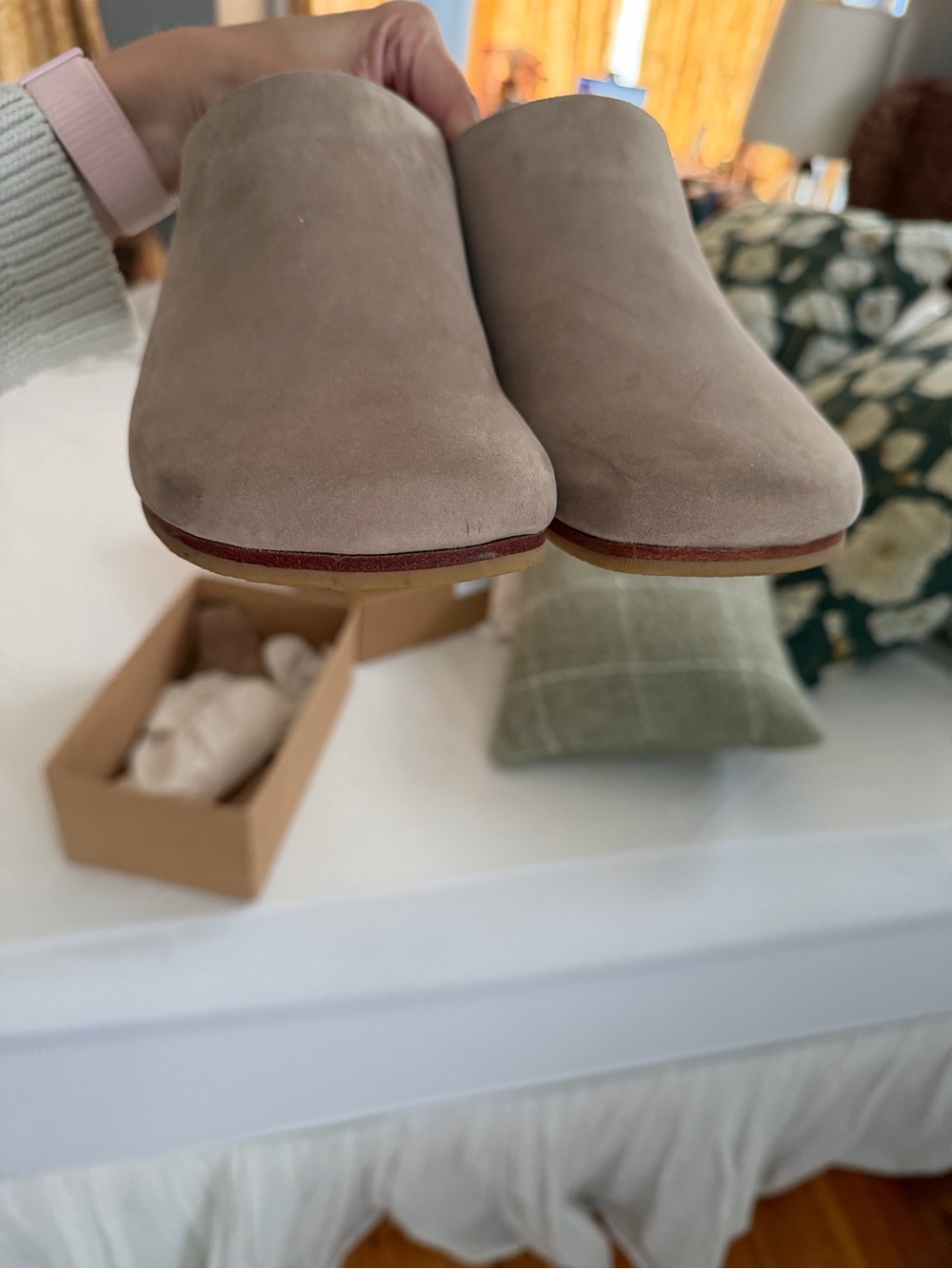 Lauren Manoogian Women's Slip-On Mules in Grey - Picture 4 of 6